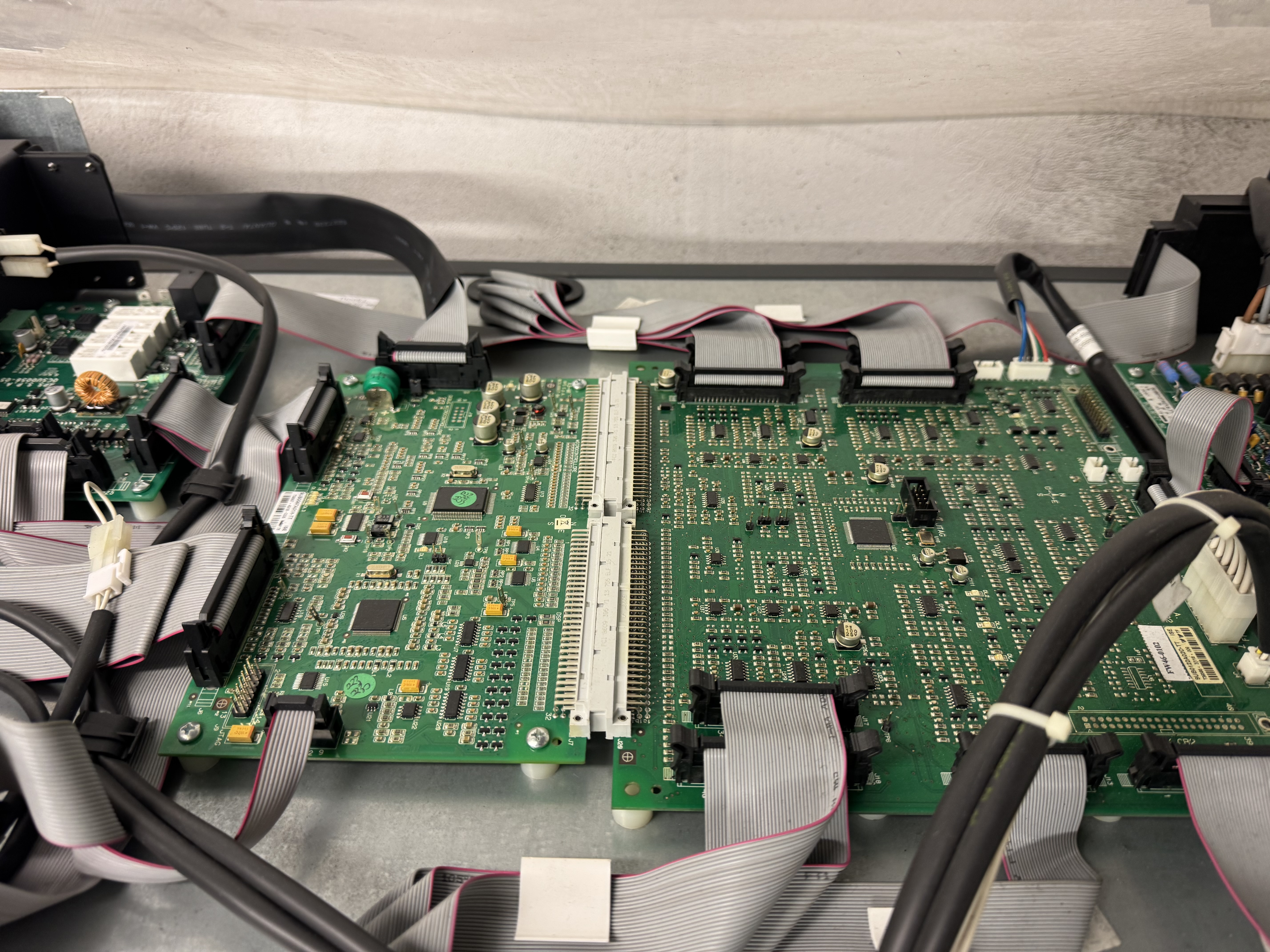 Płyty PCB w urządzeniu UPS